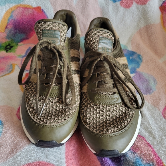Adidas I-5923 Neighborhood Olive/Green Trainers BNWT - Picture 4 of 11